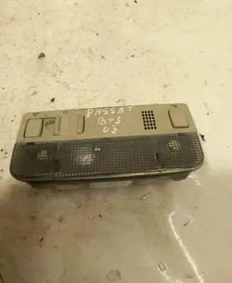 Volkswagen PASSAT B5.5 Front seat light 3B0947105C