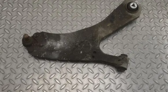 Citroen C4 II Front lower control arm/wishbone