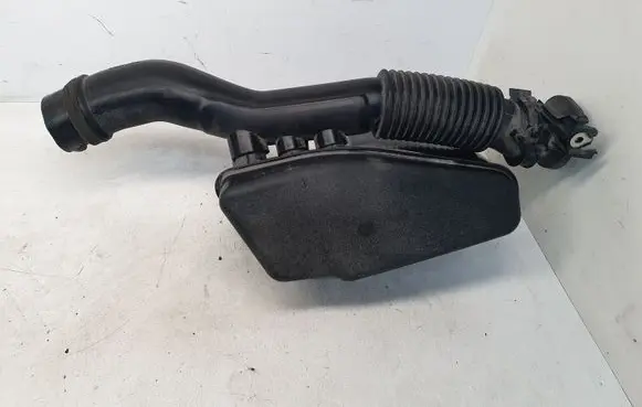 Toyota Prius (XW30) Intake resonator 1789337040