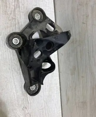 Skoda Rapid (NH) Gear shift cable bracket 6q0711789f