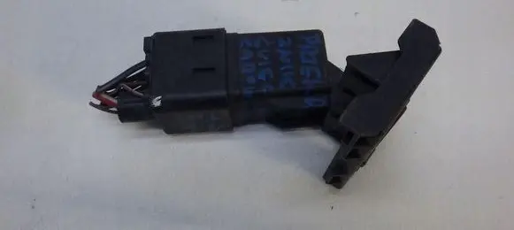 Audi A3 S3 8P Glow plug pre-heat relay 038907281D