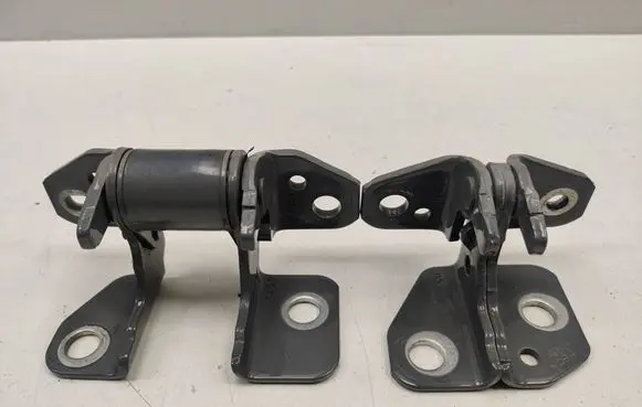 Rear door hinge set