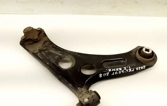 Peugeot 208 Front lower control arm/wishbone