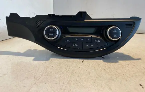 Toyota Yaris Climate control unit 559000D810 18N0V22B