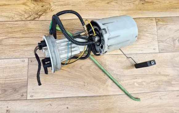 Audi A4 S4 B6 8E 8H In-tank fuel pump 8E0919050