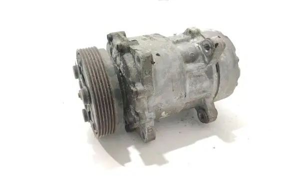 Volkswagen Caddy Air conditioning (A/C) compressor (pump) 7H0820803F