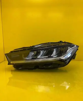 Skoda Superb B9 Headlight/headlamp 3P1941015