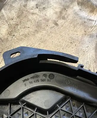 Ford Focus C-MAX Timing belt guard (cover) 29642550180