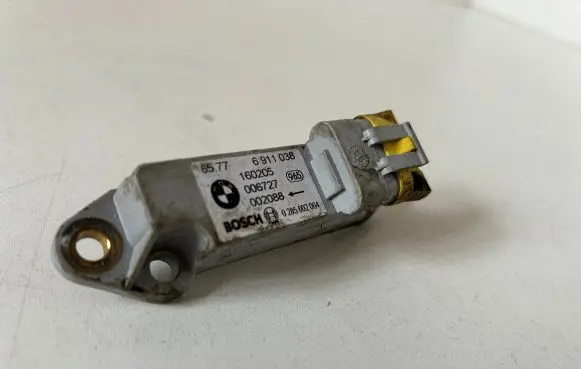 BMW 5 E60 E61 Airbag deployment crash/impact sensor 6911038 160205 0285002064