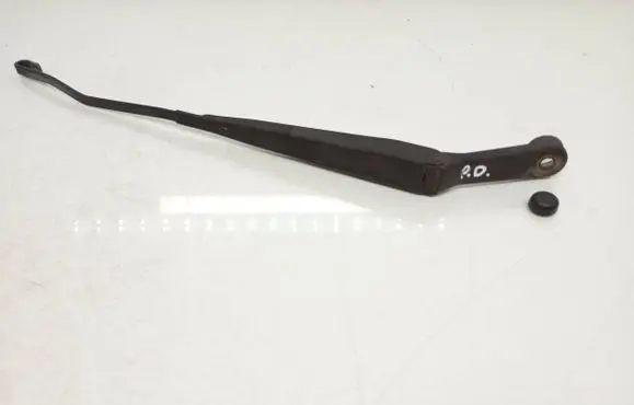 Suzuki Grand Vitara II Front wiper blade arm 5828