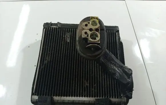 Volkswagen Golf V A/C cooling radiator (condenser) 