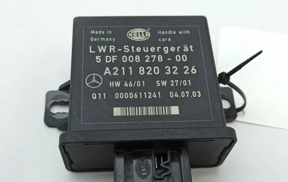 Mercedes-Benz E W211 Light module LCM A2118203226