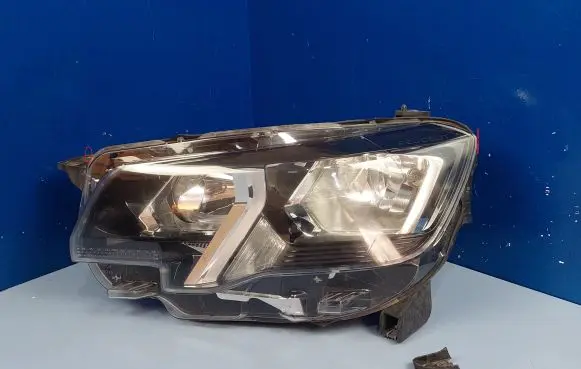 Peugeot Partner III Headlight/headlamp 9816826980 90146193