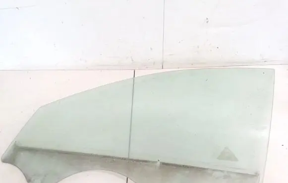 Hyundai Sonata Front door window glass four-door