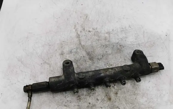 Nissan X-Trail T30 Fuel main line pipe NOCODE