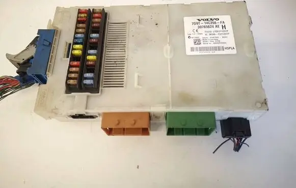 Volvo V70 Comfort/convenience module 30765624AE