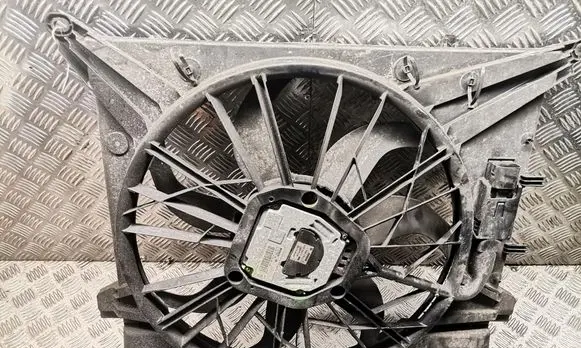 Volvo XC90 Electric radiator cooling fan 30665985