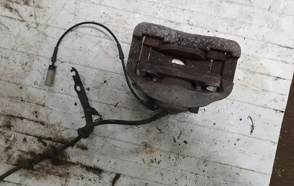 BMW 5 E60 E61 Front brake caliper NOCODE