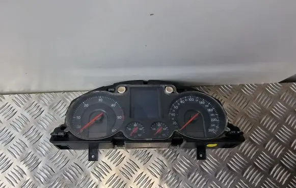 Volkswagen PASSAT B6 Speedometer (instrument cluster) 3145550 A2C53145550