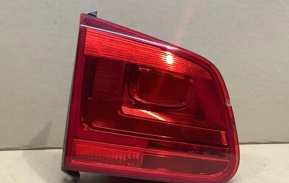 Volkswagen Tiguan Tailgate rear/tail lights 5N0945093G 178957