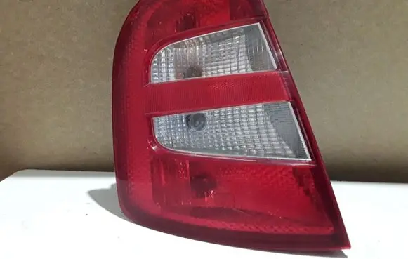 Skoda Fabia Mk1 (6Y) Rear/tail lights 6Y6945095