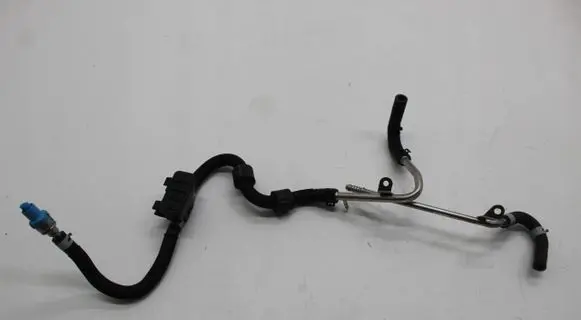 Volkswagen Jetta VI Fuel line pipe 04L201360M