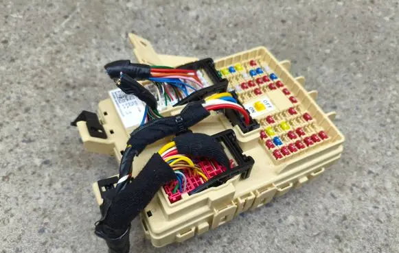 KIA Stinger Fuse module 91951J5280