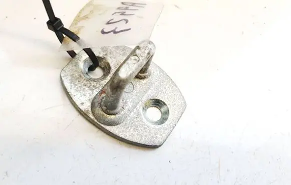 Toyota Avensis T250 Front door lock loop/hook striker