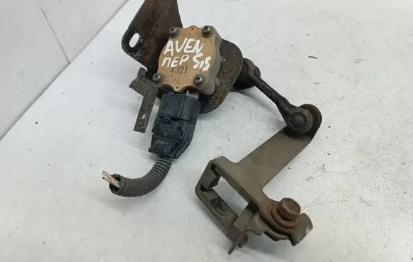 Headlight/headlamp level sensor