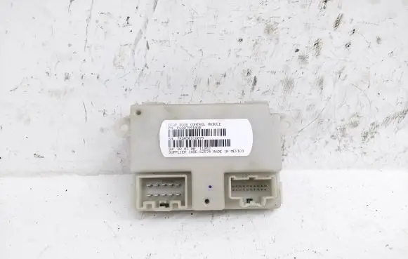 Chrysler Town & Country V Door control unit/module P68079910AB