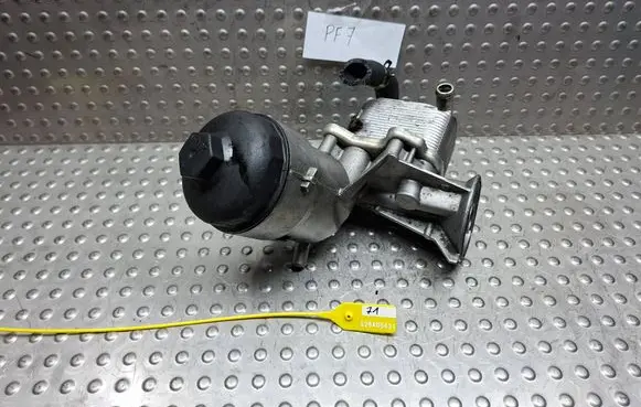 Honda Civic Oil filter mounting bracket S26405631 8972270080