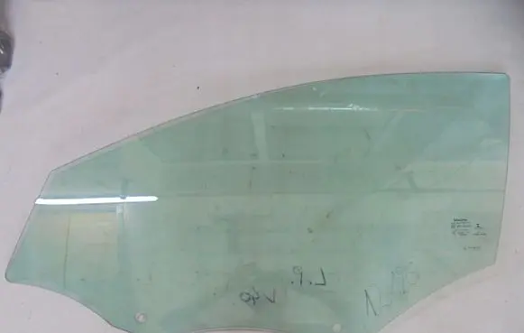 Volvo V40 Front windscreen/windshield window 43R-00049
