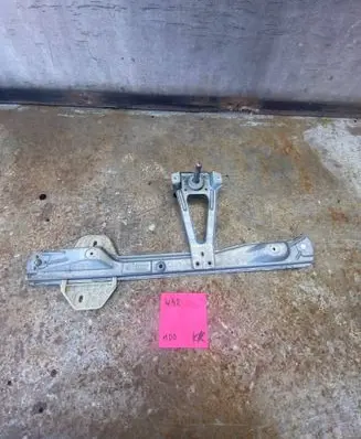 Renault Clio II Rear door manual window regulator 