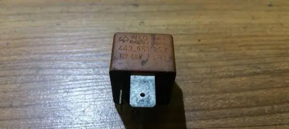 Audi A6 S6 C4 4A Other relay 443951253