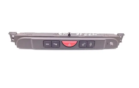 Land Rover Discovery 3 - LR3 Hazard light switch YUL500400WUX 050412
