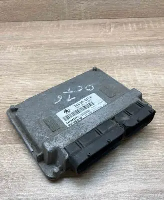 Skoda Octavia Mk1 (1U) Engine control unit/module ECU 06A906033K 5WP4003902