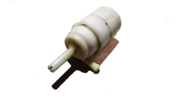 Audi A6 S6 C4 4A Windscreen/windshield washer pump 171955651