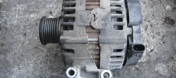Mercedes-Benz E W212 Generator/alternator 0121715015