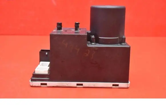 Audi A3 S3 8L Central locking vacuum pump 8L0862257K