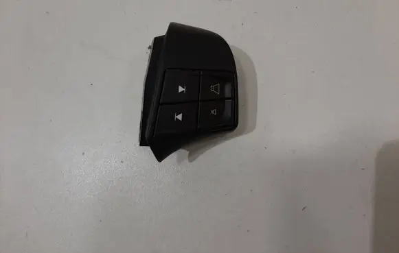 Volvo V70 Steering wheel buttons/switches 30739641 06W27