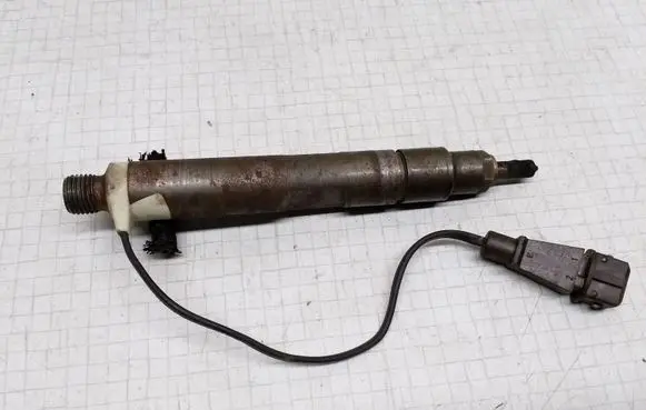 Volkswagen Sharan Fuel injector 028130201S