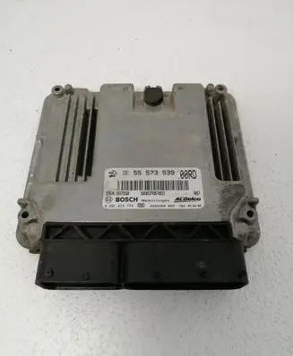 Opel Insignia A Engine control unit/module 0281015774 55573539
