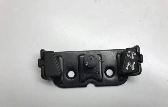 BMW Z4 E85 E86 Loading door lock loop/hook striker 8203771