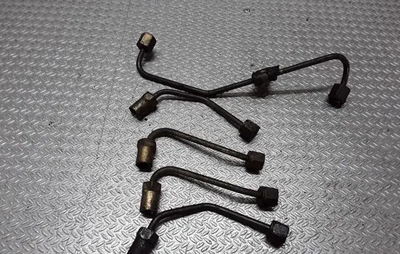 Chrysler Voyager Fuel injector supply line/pipe 