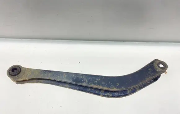 Rear control arm