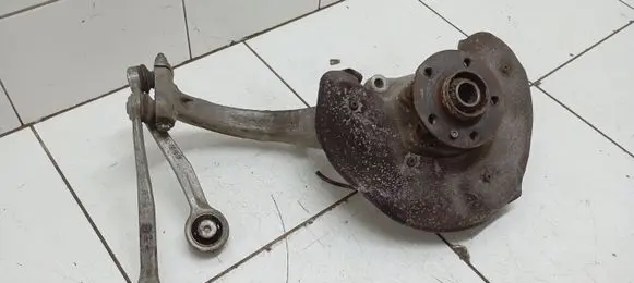 Audi A4 S4 B8 8K Front wheel hub spindle knuckle