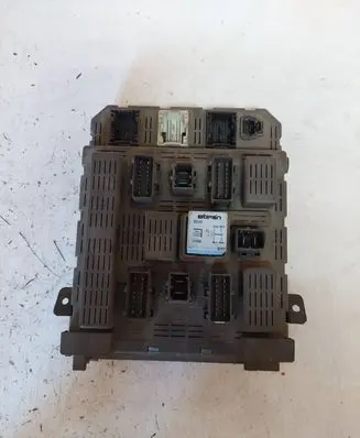 Peugeot 607 Fuse module 9643577180