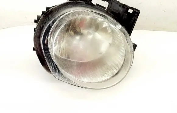 Nissan Juke I F15 Headlight/headlamp