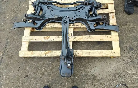 Toyota Corolla Verso E121 Front subframe 