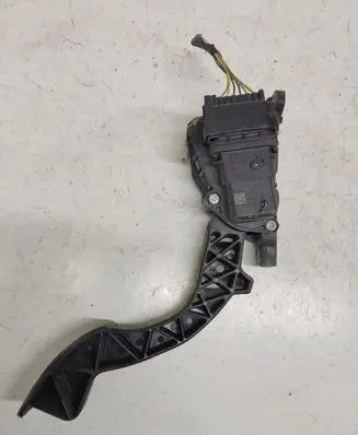Ford Focus Accelerator throttle pedal